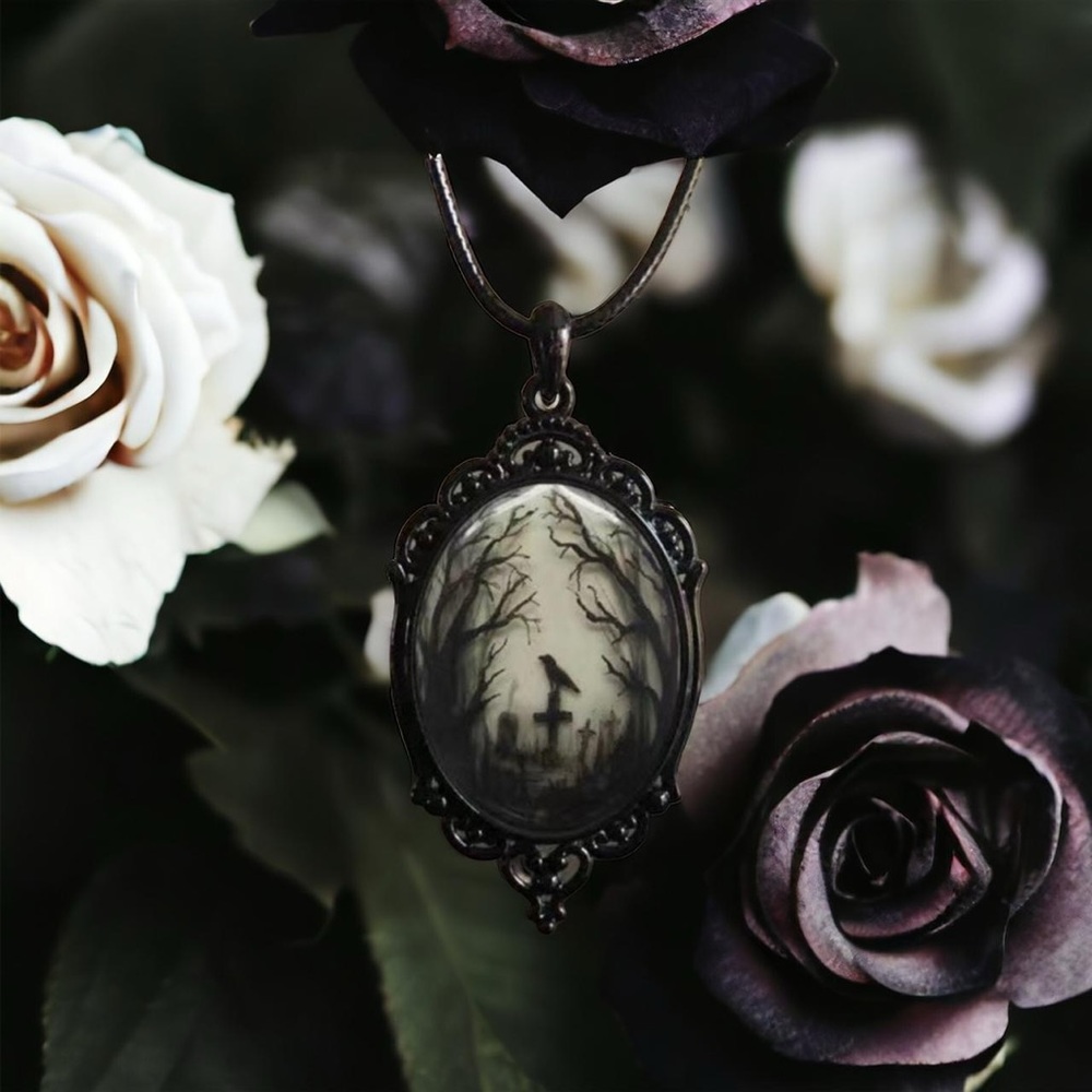 Gothic Crow Forest Pendant Necklace: A Stylish Rope Necklace for the Darker Side